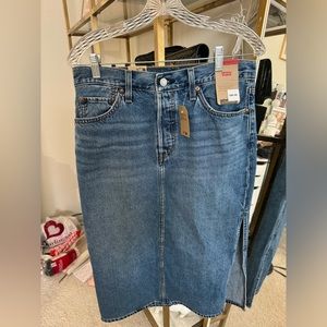 Levi’s women’s denim skirt